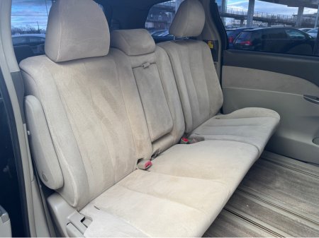 2010 Toyota Estima - thumbnail 10