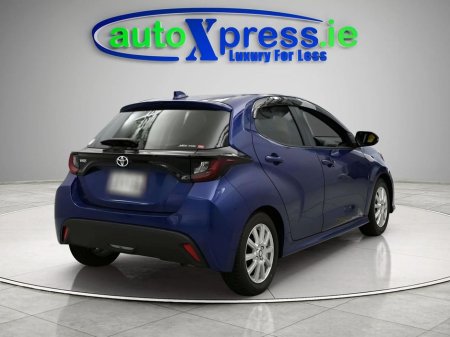 2023 Toyota Yaris - thumbnail 9