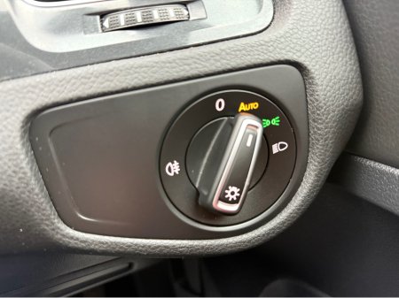 2018 Volkswagen Golf SE NAVIGATION 1.5 TSI BLUEMOTION TECHNOLOGY, 1.4, MANUAL, 2 YEAR NCT, LOW TAX, LOW INSURANCE €16,995 thumbnail