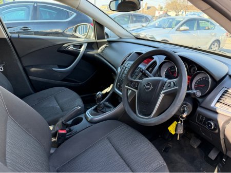 2013 Opel Astra - thumbnail 11