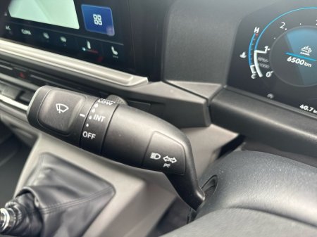 2025 Volkswagen Transporter  €42,475 thumbnail