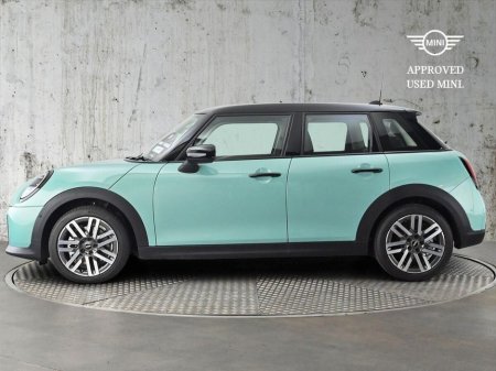 2025 MINI Hatch Cooper C 5 Door €36,900