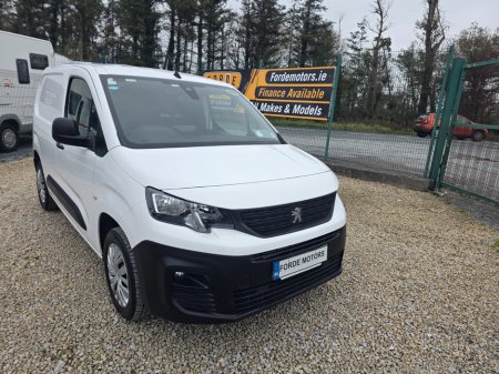 2022 Peugeot Partner 