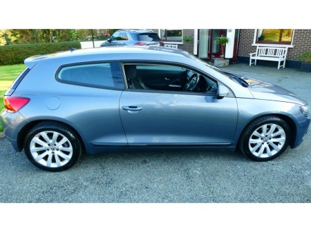 2010 Volkswagen Scirocco - thumbnail 3