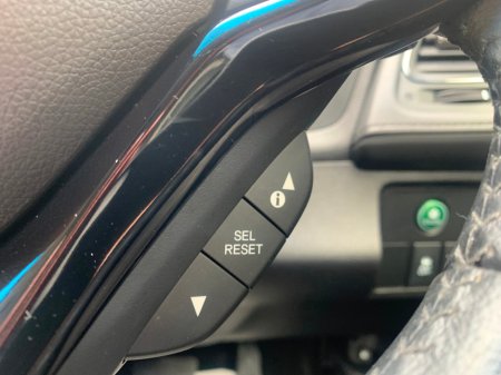 2014 Honda Vezel 1.5 HYBRID 5DR // 09/26 NCT AND €180 ROAD TAX // AIR CON, REVERSE CAMERA AND BLUETOOTH // €10,950 thumbnail