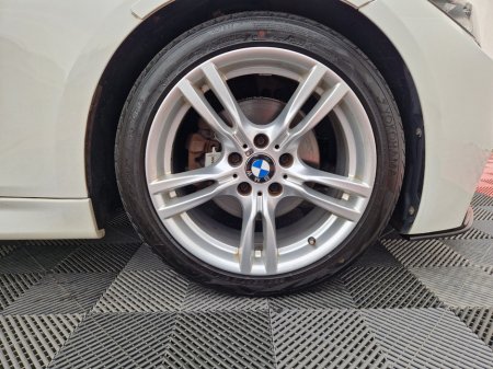 2013 BMW 3 Series - thumbnail 42