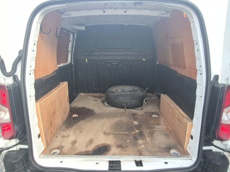 2021 Citroen Berlingo Enterprise 650 Van 1.5 Diesel with 3 seats in front and side loading door. thumbnail