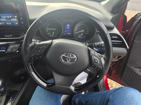 2017 Toyota C-HR - thumbnail 9