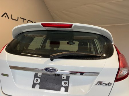 2016 Ford Fiesta Auto - Low KMs - Body Kit - 2 Yrs NCT €11,700 thumbnail