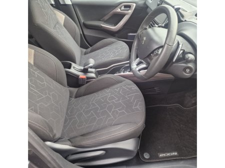 2016 Peugeot 2008 - thumbnail 12