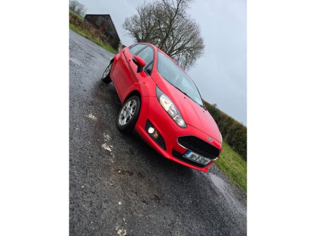 2016 Ford Fiesta - thumbnail 1