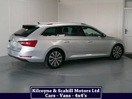 2017 Skoda Superb - thumbnail 8