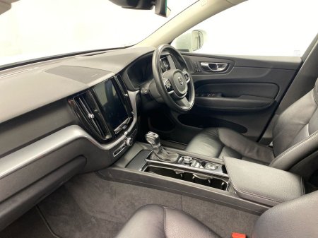 2020 Volvo XC60 - thumbnail 2