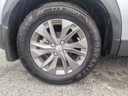 2021 Peugeot 2008 - view 4