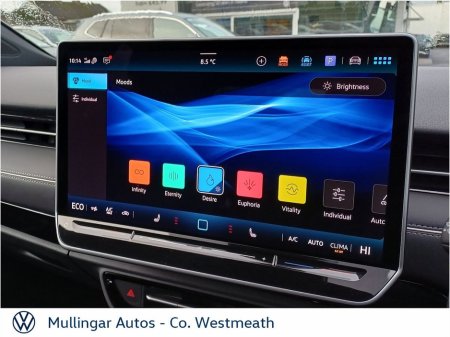 2025 Volkswagen ID.7 TOURER PRO PLUS €49,950 thumbnail