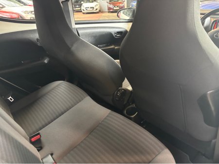 2020 Toyota Aygo 1.0 XPLAY SPHONE 4DR €9,750 thumbnail