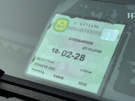 2020 Toyota Yaris - thumbnail 16