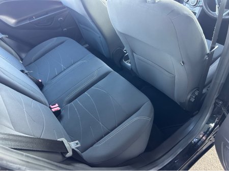 2015 Ford Fiesta - thumbnail 5