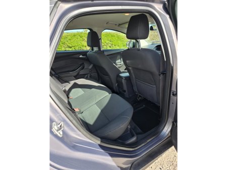 2015 Ford Focus - thumbnail 6