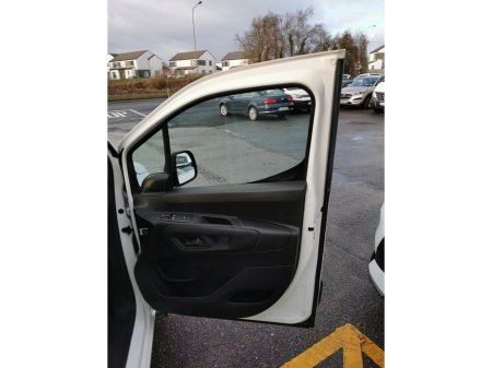 2021 Citroen Berlingo LX 1.5 BLUEHDI 75 S&S 650KG M €15,000 thumbnail