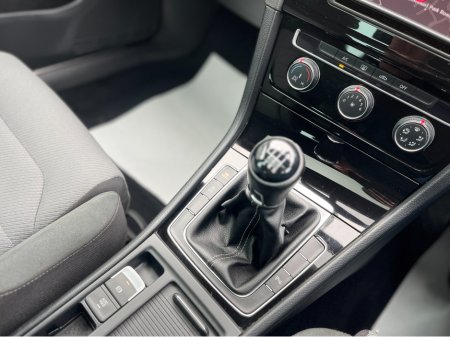 2016 Volkswagen Golf - thumbnail 17