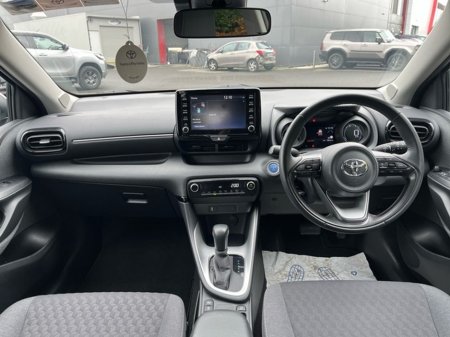2021 Toyota Yaris YARIS HYB L/SPORT MONO €22,950 thumbnail