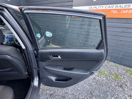 2009 Hyundai i30 - thumbnail 15