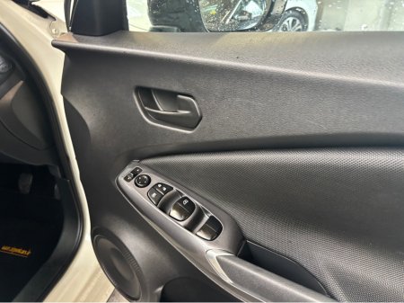 2021 Nissan Juke - thumbnail 12