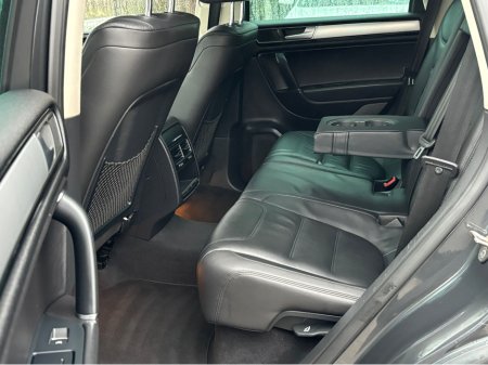 2015 Volkswagen Touareg FL 3.0 TDI 204BHP 5DR AU 240HP AUTO €17,999 thumbnail