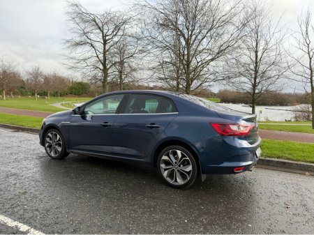 2020 Renault Megane ONE OWNER LOW MILEAGE SIGNATURE MODEL €14,950 thumbnail