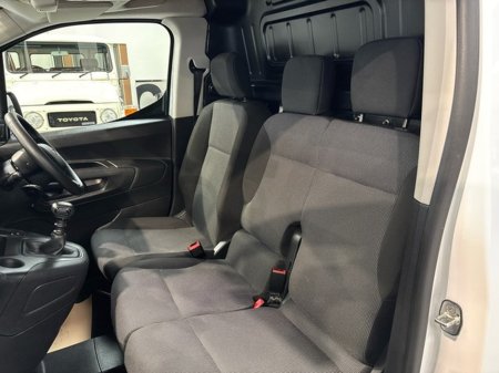 2024 Toyota Proace City - thumbnail 11