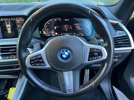 2022 BMW X5 M-SPORT COMPETITION XDRIVE45e 3.0 PLUG-IN HYBRID // APPLE CARPLAY // M COMPETITION BODYSTYLING PACKAGE // ADAPTIVE AIR SUSPENSION €52,900 thumbnail