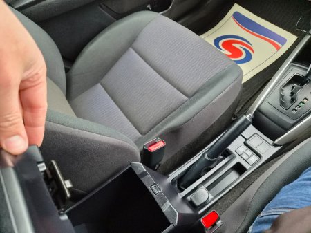 2017 Toyota Corolla - thumbnail 26