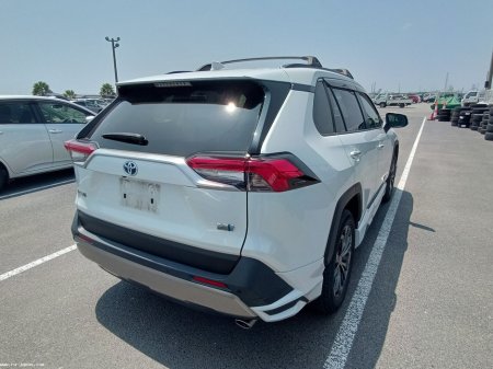 2023 Toyota Rav4 2.5 PHEV AWD-i Sol €41,999 thumbnail