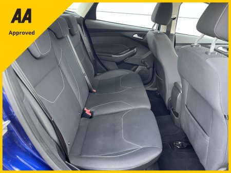 2016 Ford Focus - thumbnail 8