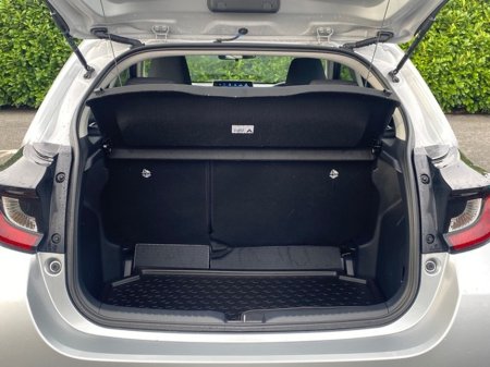 2025 Toyota Yaris - thumbnail 10