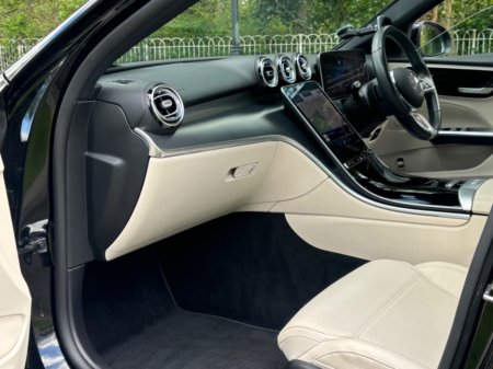 2022 Mercedes-Benz C Class - thumbnail 8