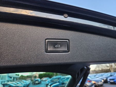 2021 Volkswagen Tiguan Elegance 2.0tdi D7F 150HP 5DR Auto €33,990 thumbnail