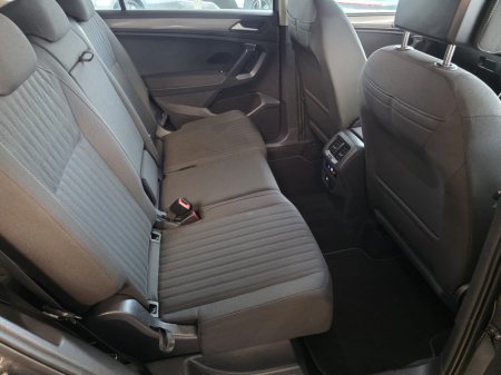 2024 Volkswagen Tiguan A7 LIFE 2.0 TDI D7F 150 €44,950 thumbnail