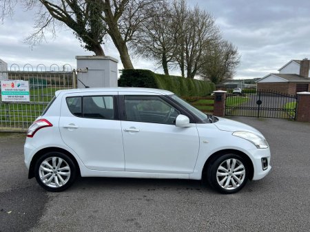 2016 Suzuki Swift - thumbnail 3