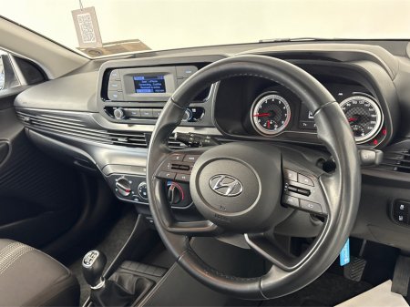 2021 Hyundai Bayon COMFORT PLUS 5DR**MULTIFUNCTIOAL STEERING WHEEL**SEMI DIGITAL DASH**AIR CONDITIONING**ELECTRIC WINDOWS**BLUETOOTH**ISOFIX**BLACK CLOTH INTERIOR**FINANCE AVAILABLE** €16,995 thumbnail