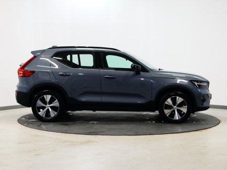2023 Volvo XC40 - thumbnail 2