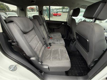 2015 Volkswagen Touran ( 152 REG ) HIGHLINE EDITION 7 SEATER * ALCANTARA SEATS * REVERSING CAMERA * SIMI DEALER - SPECIALISING IN IMPORTS OF JAP AUTOMATIC HI SPEC BLUEMOTION // LARGE TOUCH SCREEN // €15,450 thumbnail