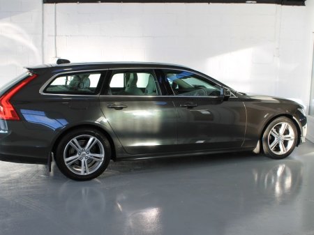 2019 Volvo V90 D4 MOM 5DR Auto €29,499 thumbnail
