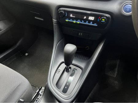 2021 Toyota Yaris - thumbnail 15