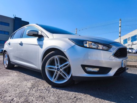 2015 Ford Focus - thumbnail 3
