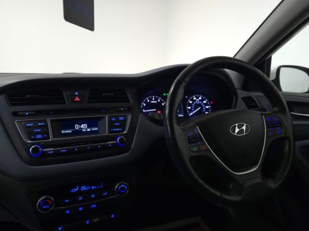 2015 Hyundai i20  €10,950 thumbnail