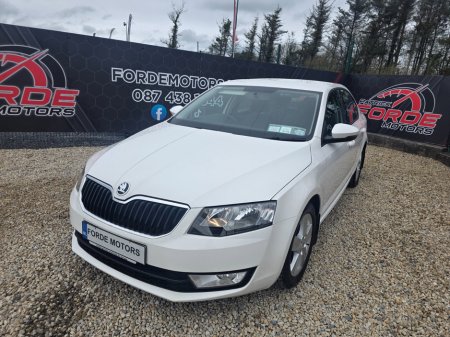 2016 Skoda Octavia - view 2