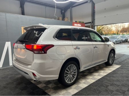 2019 Mitsubishi Outlander €21950! 2019 MITSUBISHI OUTLANDER PHEV 4WD G 2.4 AUTOMATIC / HEATED SEATS / HEATED STEERING WHEEL / CRUISE CONTROL / PADDLE SHIFTERS / €21,950 thumbnail