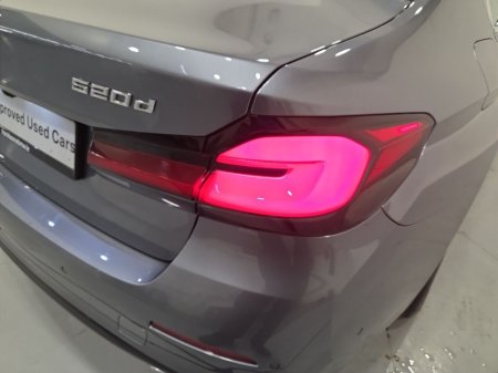 2022 BMW 5 Series 520d SE Saloon €37,950 thumbnail